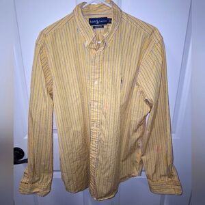 A Ralph Lauren Classic Fit men's long sleeve button-down shirt in a size large